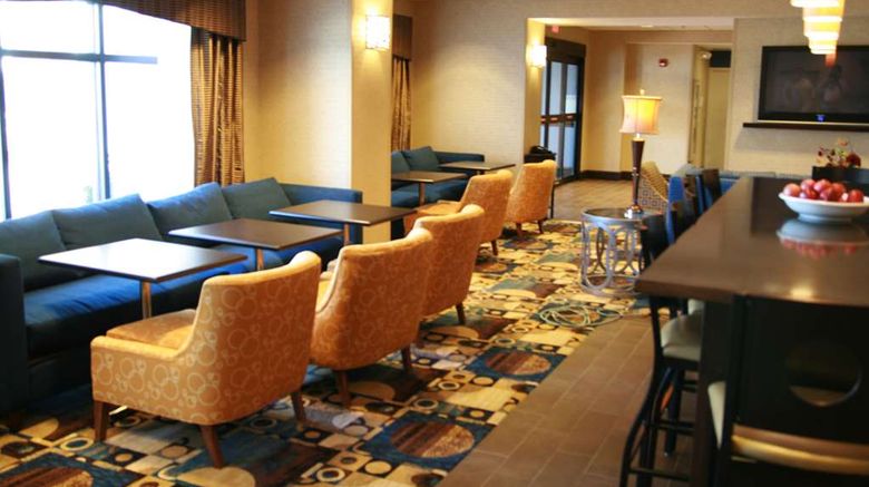 <b>Hampton Inn Topeka Restaurant</b>. Images powered by <a href="https://iceportal.shijigroup.com/" title="IcePortal" target="_blank">IcePortal</a>.