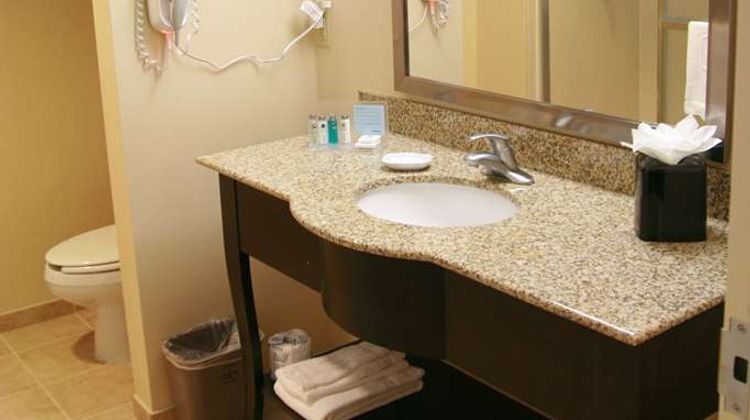 Hampton Inn Topeka Room