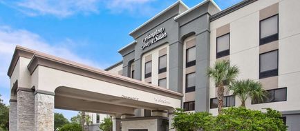 Hampton Inn & Suites Tampa-East Exterior
