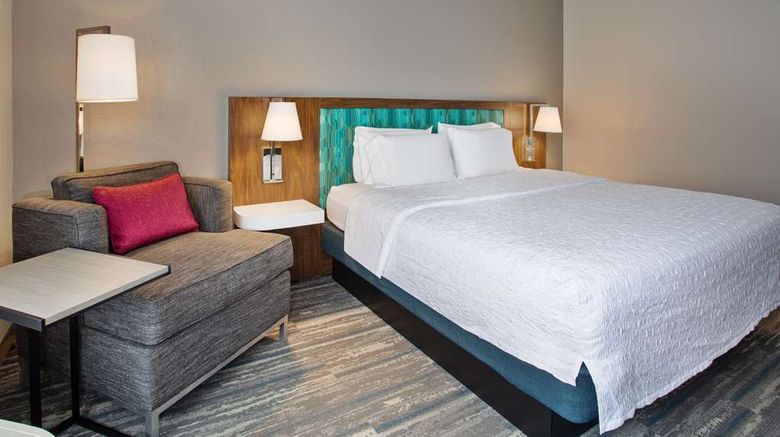 <b>Hampton Inn & Suites Tampa-East Room</b>. Images powered by <a href="https://iceportal.shijigroup.com/" title="IcePortal" target="_blank">IcePortal</a>.