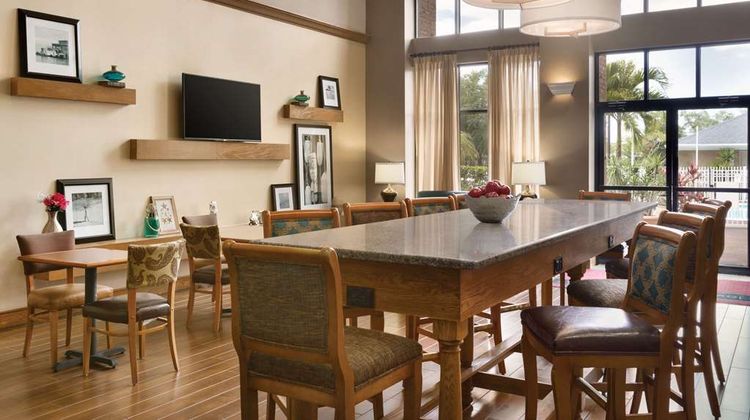 Hampton Inn & Suites Tarpon Springs Lobby