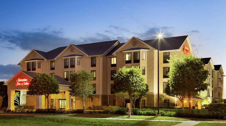 <b>Hampton Inn & Suites Tarpon Springs Exterior</b>. Images powered by <a href="https://iceportal.shijigroup.com/" title="IcePortal" target="_blank">IcePortal</a>.