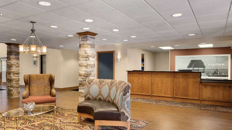 Hampton Inn & Suites Tarpon Springs Lobby