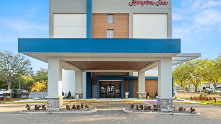 Hampton Inn Veterans Expressway Exterior