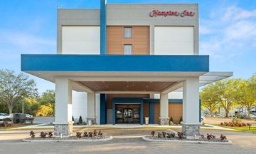 Hampton Inn Veterans Expressway