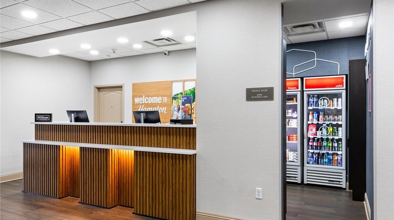 <b>Hampton Inn & Stes Tampa - Wesley Chapel Lobby</b>. Images powered by <a href="https://iceportal.shijigroup.com/" title="IcePortal" target="_blank">IcePortal</a>.