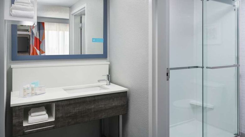 <b>Hampton Inn & Suites Ybor City/Downtown Room</b>. Images powered by <a href="https://iceportal.shijigroup.com/" title="IcePortal" target="_blank">IcePortal</a>.
