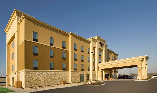 Hampton Inn Temple Exterior