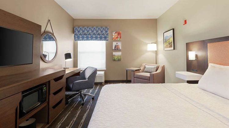 Hampton Inn Tracy Room
