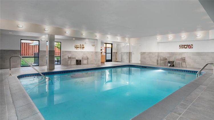 Hampton Inn Tracy Pool