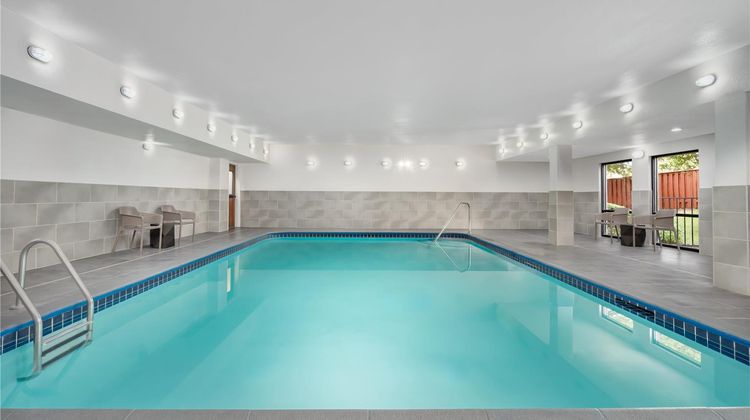 Hampton Inn Tracy Pool