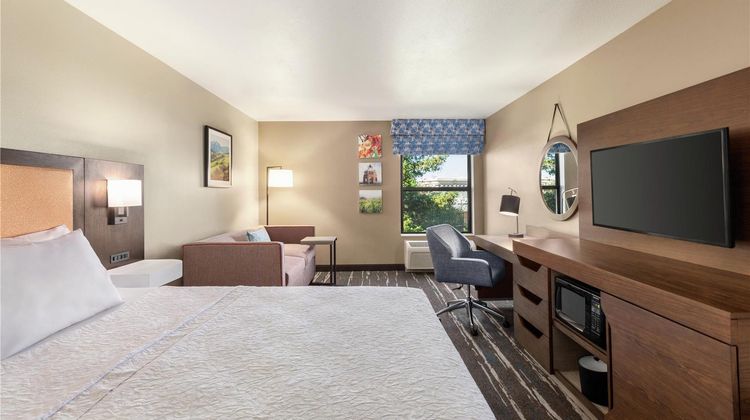 Hampton Inn Tracy Room