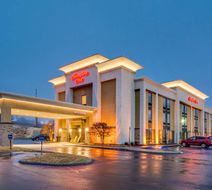 Hampton Inn Johnson City Exterior
