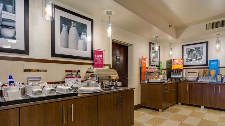 <b>Hampton Inn Johnson City Restaurant</b>. Images powered by <a href="https://iceportal.shijigroup.com/" title="IcePortal" target="_blank">IcePortal</a>.