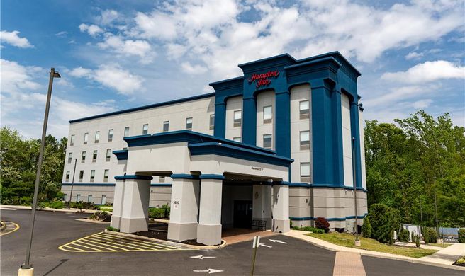Hampton Inn Turnersville Exterior