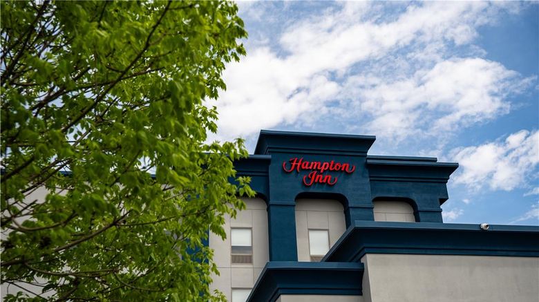 <b>Hampton Inn Turnersville Exterior</b>. Images powered by <a href="https://iceportal.shijigroup.com/" title="IcePortal" target="_blank">IcePortal</a>.