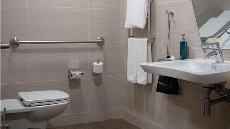 <b>Hilton Garden Inn Astana Room</b>. Images powered by <a href="https://iceportal.shijigroup.com/" title="IcePortal" target="_blank">IcePortal</a>.