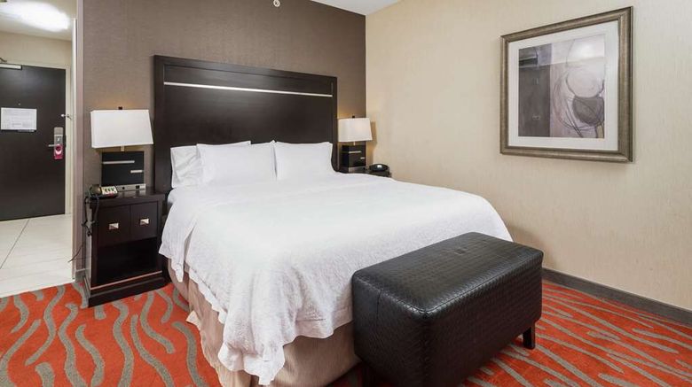 <b>Hampton Inn & Suites Tulsa/Catoosa Room</b>. Images powered by <a href="https://iceportal.shijigroup.com/" title="IcePortal" target="_blank">IcePortal</a>.