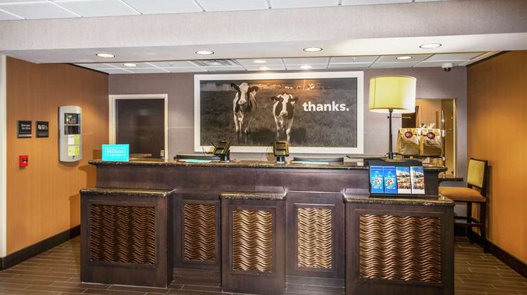 Hampton Inn & Suites Tulsa/Catoosa Lobby