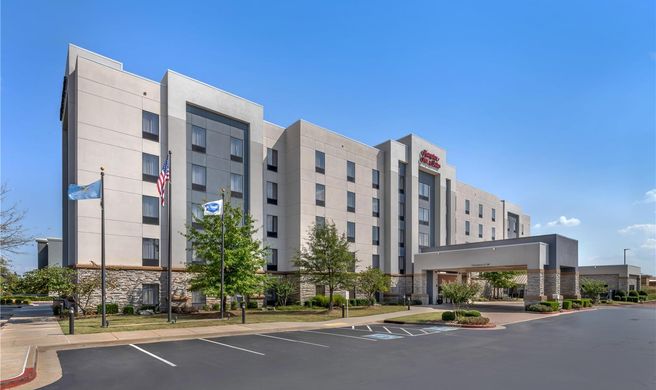 Hampton Inn & Suites Tulsa/Catoosa Exterior