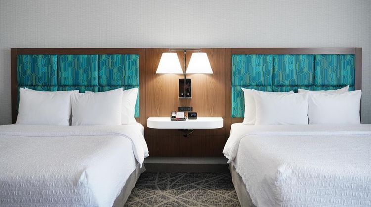 Hampton Inn & Suites Tulsa/Hills Room