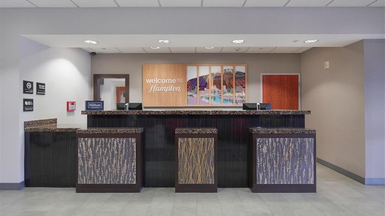Hampton Inn & Suites Tulsa/Hills Lobby