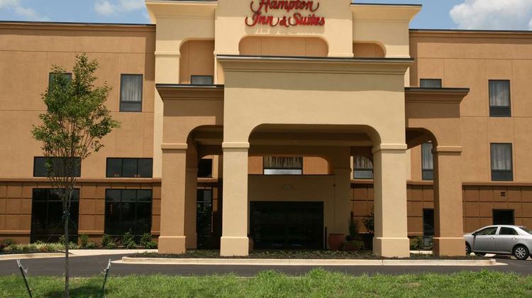 Hampton Inn & Suites West Point Exterior