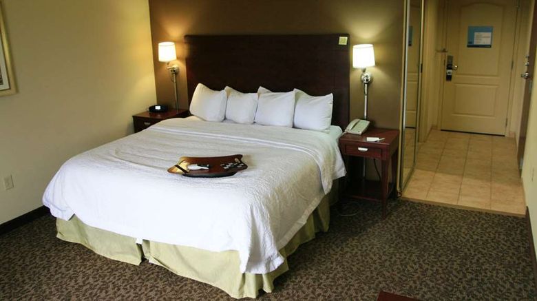 <b>Hampton Inn & Suites West Point Room</b>. Images powered by <a href="https://iceportal.shijigroup.com/" title="IcePortal" target="_blank">IcePortal</a>.