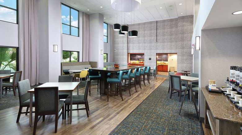 <b>Hampton Inn & Suites Tucson East Lobby</b>. Images powered by <a href="https://iceportal.shijigroup.com/" title="IcePortal" target="_blank">IcePortal</a>.