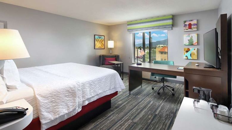 <b>Hampton Inn & Suites Tucson East Room</b>. Images powered by <a href="https://iceportal.shijigroup.com/" title="IcePortal" target="_blank">IcePortal</a>.