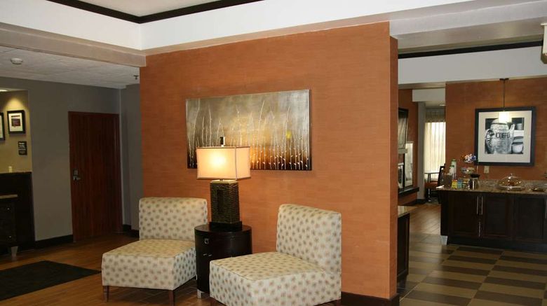 <b>Hampton Inn Tulsa-Sand Springs Lobby</b>. Images powered by <a href="https://iceportal.shijigroup.com/" title="IcePortal" target="_blank">IcePortal</a>.