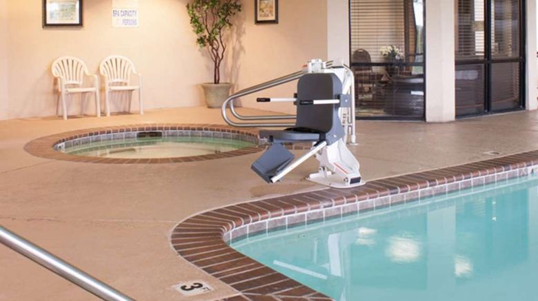 <b>Hampton Inn Tulsa-Sand Springs Pool</b>. Images powered by <a href="https://iceportal.shijigroup.com/" title="IcePortal" target="_blank">IcePortal</a>.
