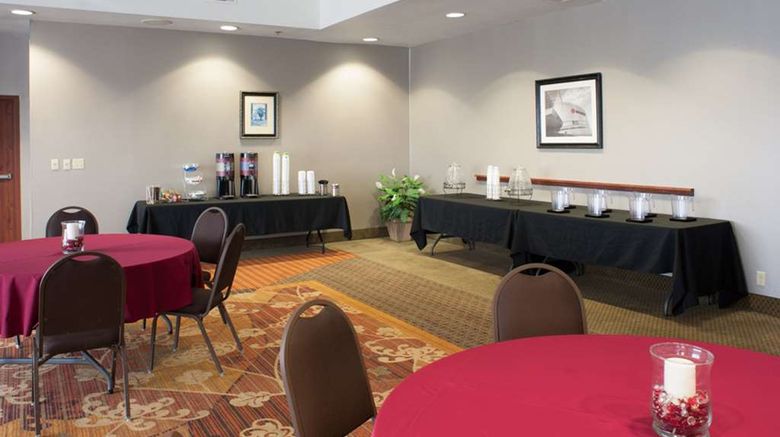 <b>Hampton Inn Tulsa-Sand Springs Meeting</b>. Images powered by <a href="https://iceportal.shijigroup.com/" title="IcePortal" target="_blank">IcePortal</a>.