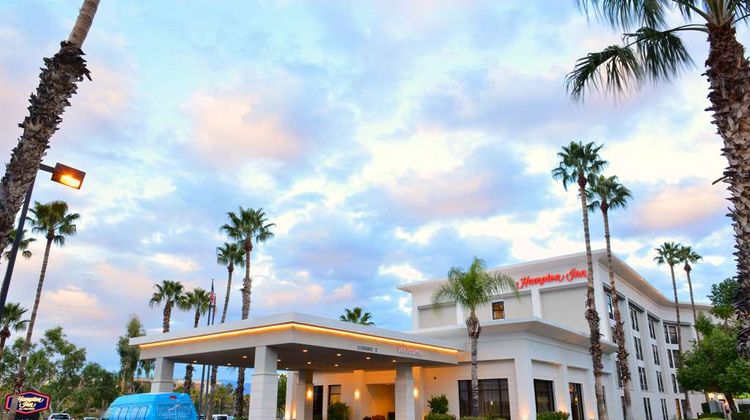 Hampton Inn Tucson-Airport Exterior