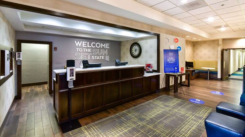 <b>Hampton Inn Tucson-Airport Lobby</b>. Images powered by <a href="https://iceportal.shijigroup.com/" title="IcePortal" target="_blank">IcePortal</a>.