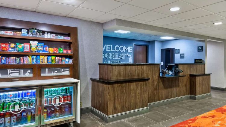 Hampton Inn Traverse City Lobby