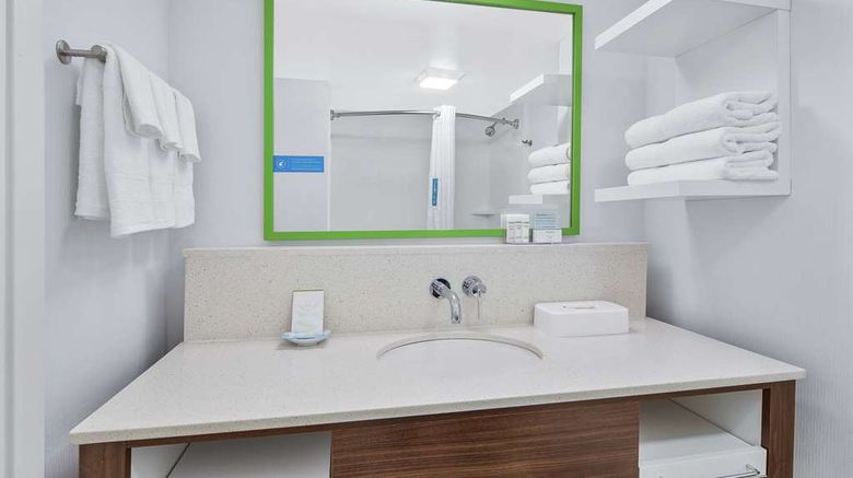 <b>Hampton Inn Thomasville Room</b>. Images powered by <a href="https://iceportal.shijigroup.com/" title="IcePortal" target="_blank">IcePortal</a>.