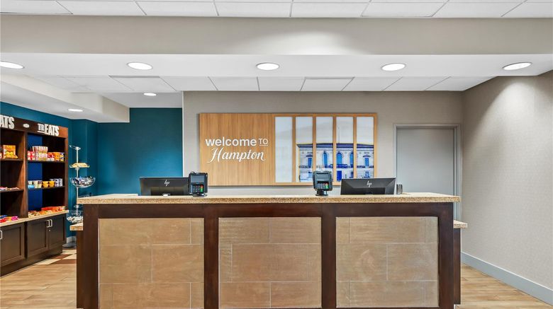 <b>Hampton Inn Texarkana Lobby</b>. Images powered by <a href="https://iceportal.shijigroup.com/" title="IcePortal" target="_blank">IcePortal</a>.