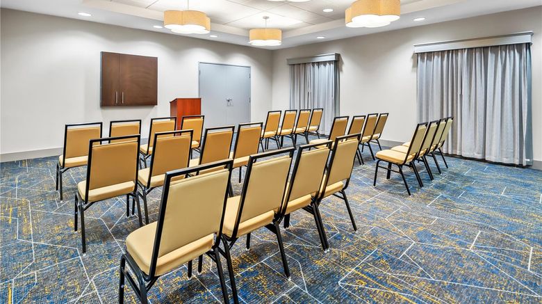 <b>Hampton Inn Texarkana Meeting</b>. Images powered by <a href="https://iceportal.shijigroup.com/" title="IcePortal" target="_blank">IcePortal</a>.