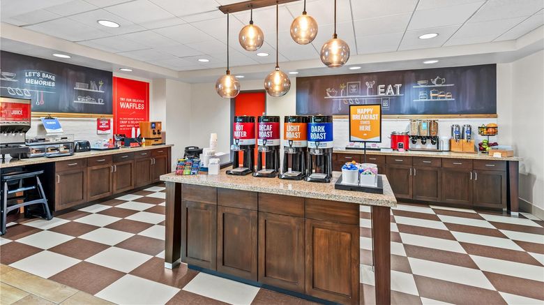 <b>Hampton Inn Texarkana Restaurant</b>. Images powered by <a href="https://iceportal.shijigroup.com/" title="IcePortal" target="_blank">IcePortal</a>.