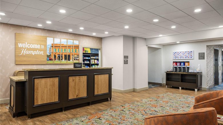<b>Hampton Inn & Suites Hope Lobby</b>. Images powered by <a href="https://iceportal.shijigroup.com/" title="IcePortal" target="_blank">IcePortal</a>.