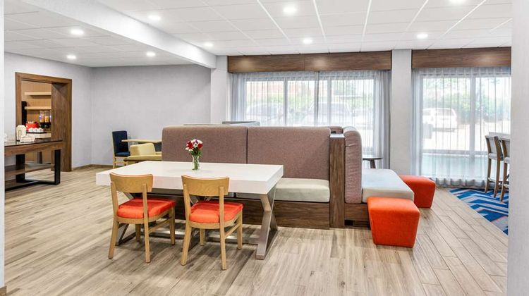 Hampton Inn Knoxville Arpt Lobby