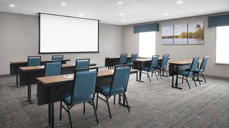 <b>Hampton Inn Dandridge Meeting</b>. Images powered by <a href="https://iceportal.shijigroup.com/" title="IcePortal" target="_blank">IcePortal</a>.