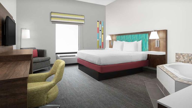 <b>Hampton Inn Dandridge Room</b>. Images powered by <a href="https://iceportal.shijigroup.com/" title="IcePortal" target="_blank">IcePortal</a>.