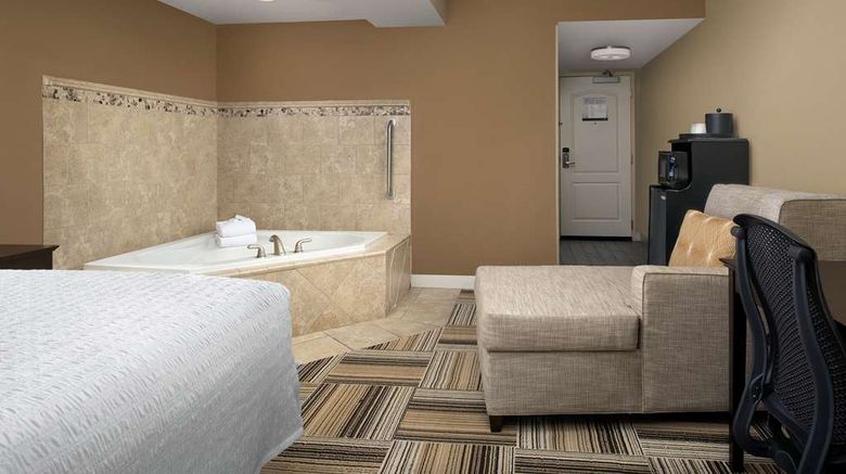 <b>Hampton Inn Knoxville-East Room</b>. Images powered by <a href="https://iceportal.shijigroup.com/" title="IcePortal" target="_blank">IcePortal</a>.