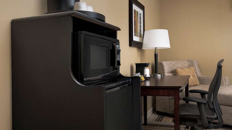 <b>Hampton Inn Knoxville-East Room</b>. Images powered by <a href="https://iceportal.shijigroup.com/" title="IcePortal" target="_blank">IcePortal</a>.