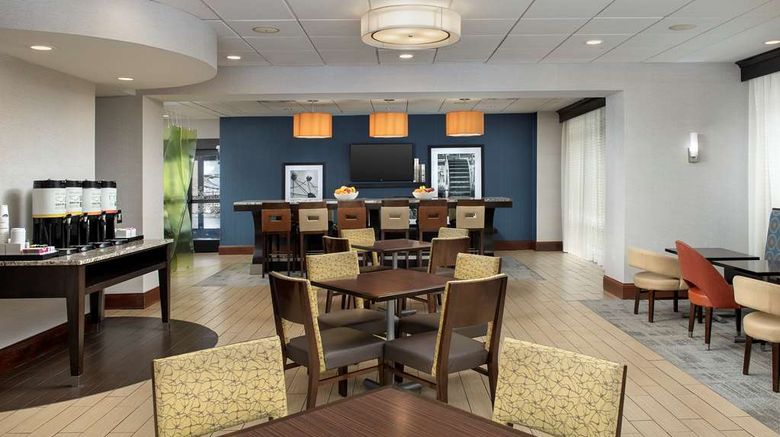 <b>Hampton Inn Knoxville-East Restaurant</b>. Images powered by <a href="https://iceportal.shijigroup.com/" title="IcePortal" target="_blank">IcePortal</a>.