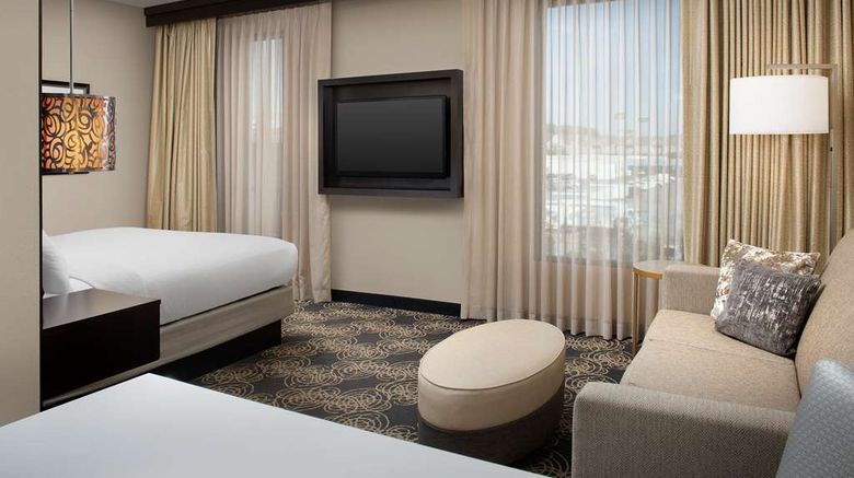 <b>Embassy Suites Knoxville West Room</b>. Images powered by <a href="https://iceportal.shijigroup.com/" title="IcePortal" target="_blank">IcePortal</a>.