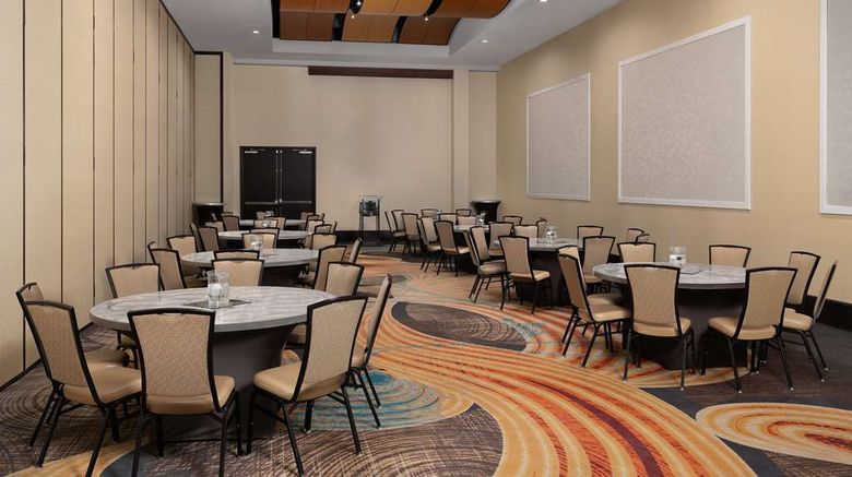 <b>Embassy Suites Knoxville West Meeting</b>. Images powered by <a href="https://iceportal.shijigroup.com/" title="IcePortal" target="_blank">IcePortal</a>.