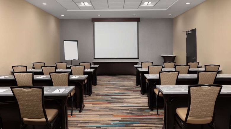 <b>Embassy Suites Knoxville West Meeting</b>. Images powered by <a href="https://iceportal.shijigroup.com/" title="IcePortal" target="_blank">IcePortal</a>.